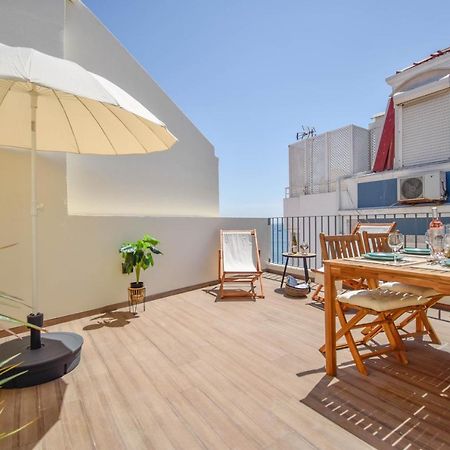 Central & Stylish 2 Bedroom Apartment W/ Balcony كاسكايس المظهر الخارجي الصورة