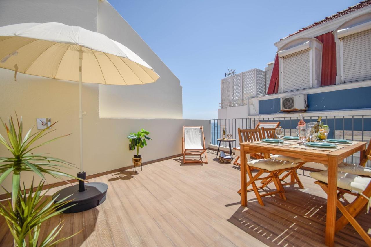Central & Stylish 2 Bedroom Apartment W/ Balcony كاسكايس المظهر الخارجي الصورة