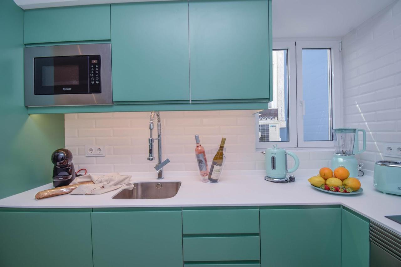 Central & Stylish 2 Bedroom Apartment W/ Balcony كاسكايس المظهر الخارجي الصورة